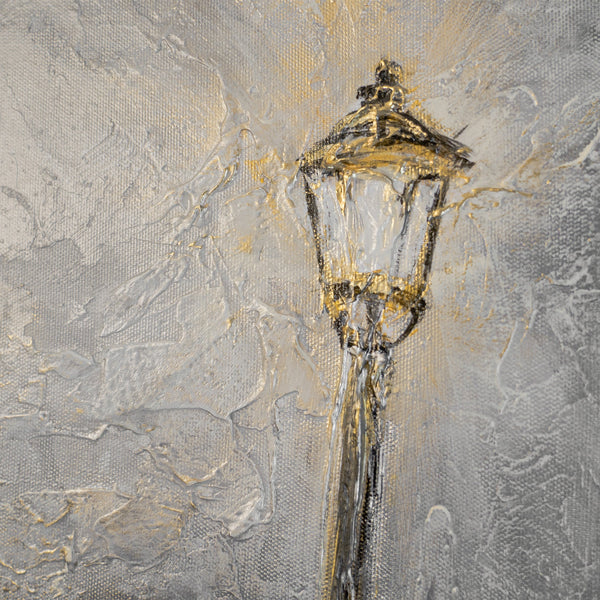Goldene Skyline spiegelt sich in dunklem Wasser – handgemaltes Stadtpanorama in Gold und Grau