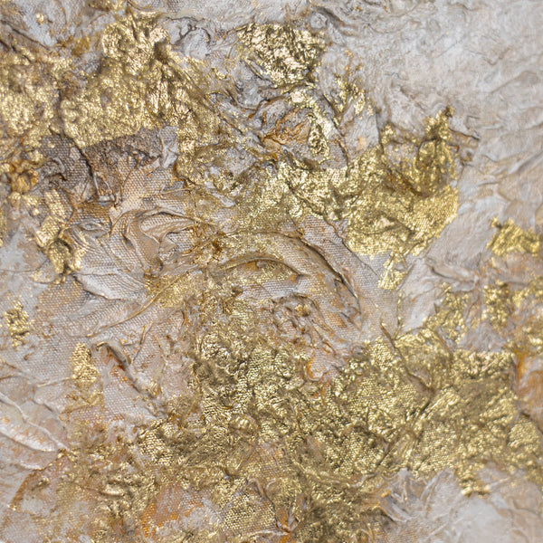Goldene Wolkenformationen auf warmem Beige-Grund – handgemaltes Reliefbild in Gold und Creme