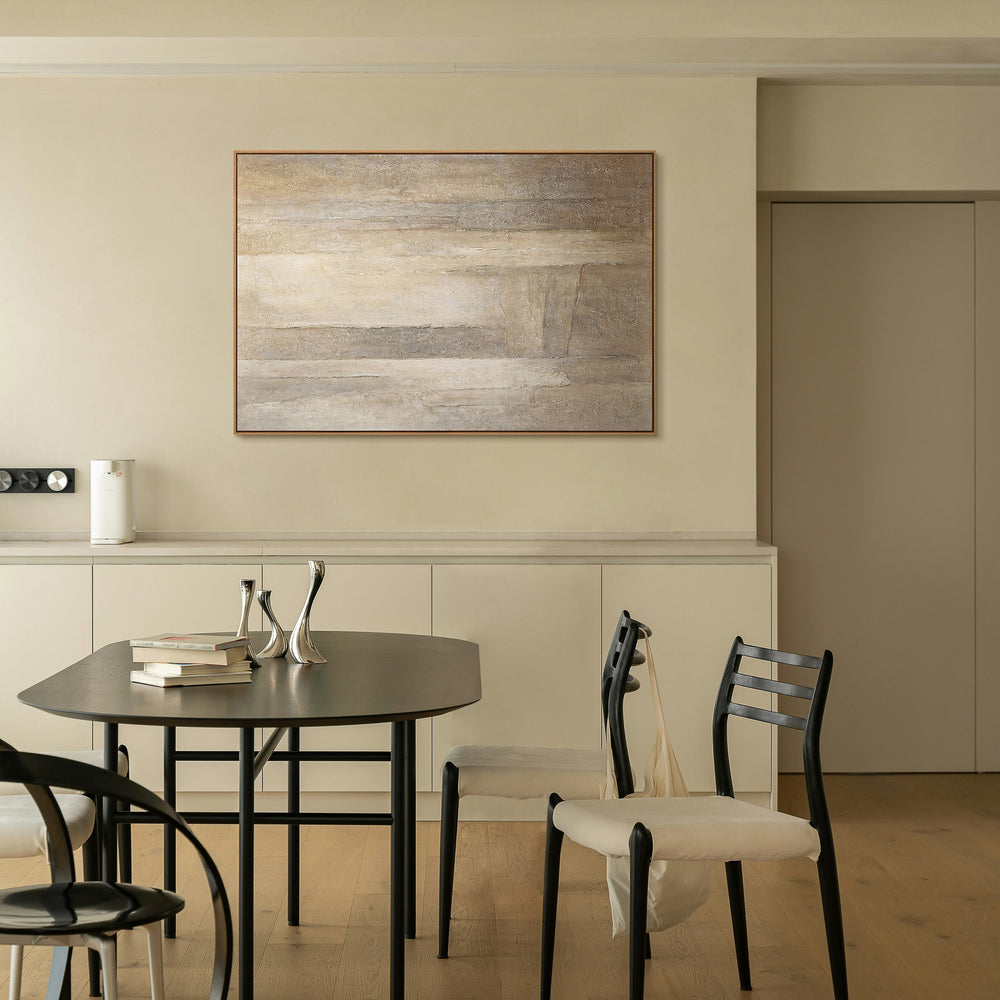 Abstract acrylverfschilderij op canvas in beigegrijs: "Verticalen van tijd".