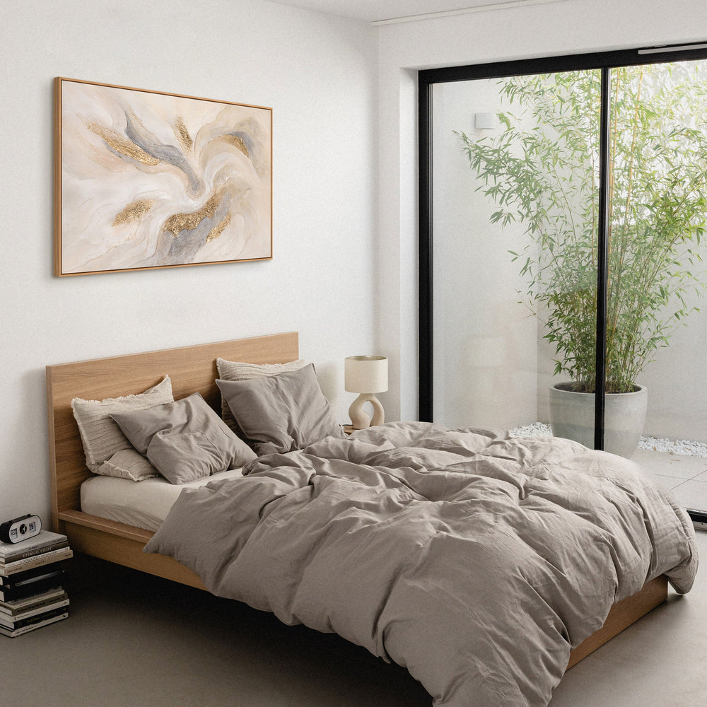 Modern, gestructureerd schilderij in natuurlijke tinten – Handgeschilderd canvas kunstwerk met lijst “Radiant Streams”