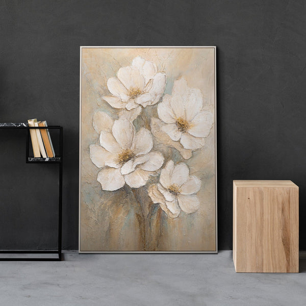 Handgemaltes Blumenbild für Arztpraxis in Weiß und Beige