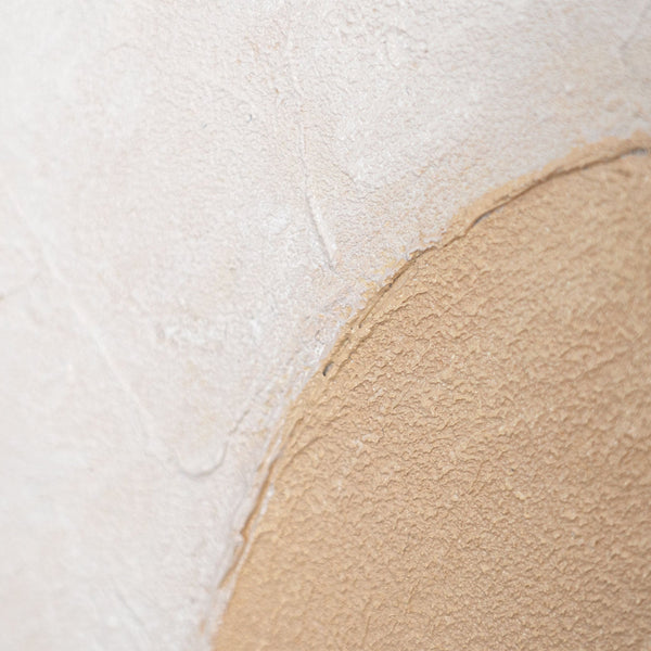 Leinwandbild mit Rahmen „Atem der Architektur“ – Abstrakte Wanddeko in Beige und Braun