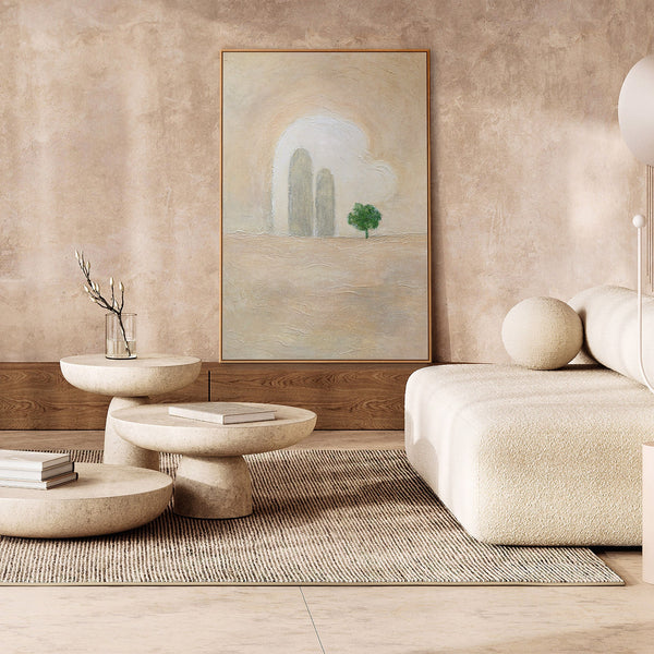 Moderne abstrakte Wandkunst in einem minimalistischen Wohnzimmer