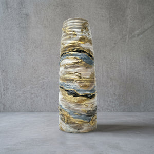 Porzellanvase – handbemalt in Blau und Sand, 30,5 cm