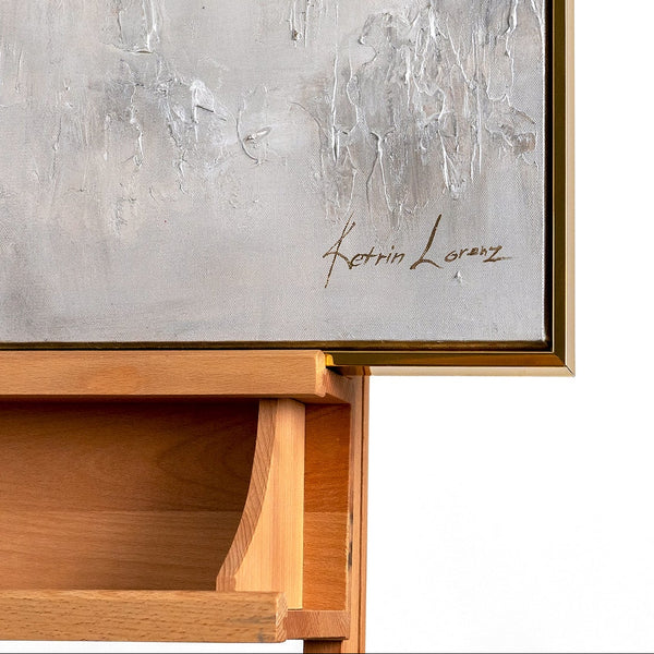 Handgemaltes Acrylbild „Heller Horizont" an der Wand – expressive Wandkunst in Grau und Gold
