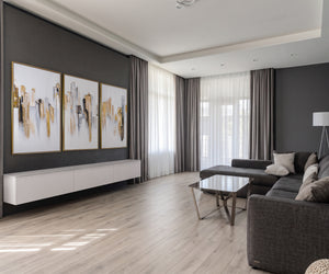 Handgeschilderd abstract kunstwerk met gouden accenten "City Rhythms"