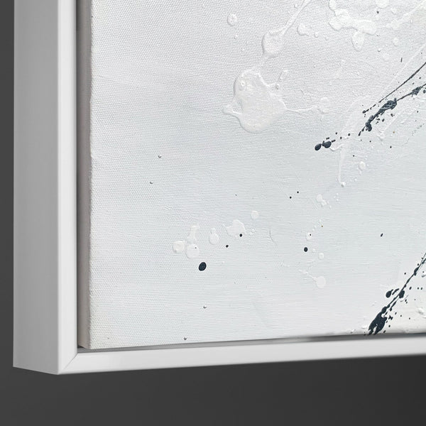 Abstract canvas schilderij met lijst "Energie van Lijnen" – Monochrome kunst met goud
