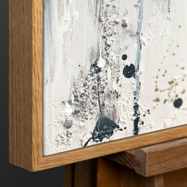 Abstract canvas schilderij met lijst "Energie van Lijnen" – Monochrome kunst met goud
