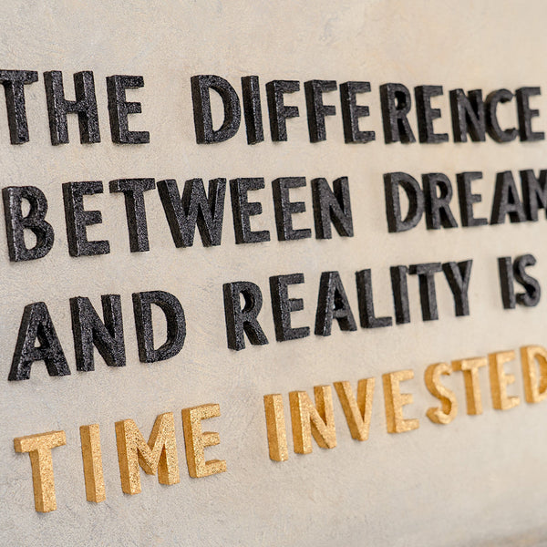 Time Invested – handgemaltes Motivationsbild fürs Büro mit 3D-Relief, 140 × 70 cm